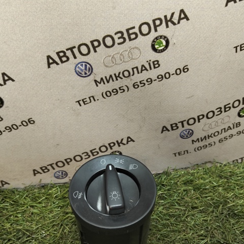 3B0941531B Переключатель света фар на "торпедо" купить Чернигов
