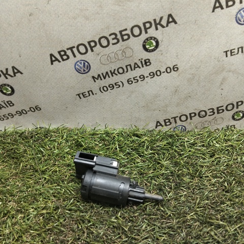 Жабка 3B0945511C VAG