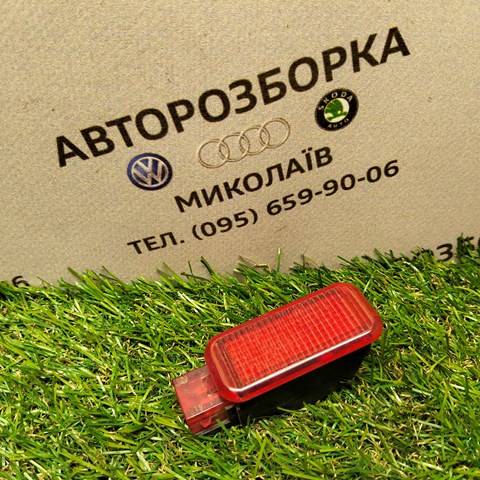 VAG 3B0947415B Плафон подсветки бардачка в наличии Украина