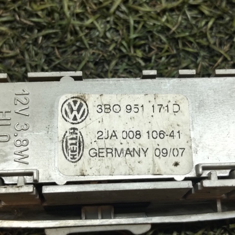 VAG 3B0951171D в наличии Сумы