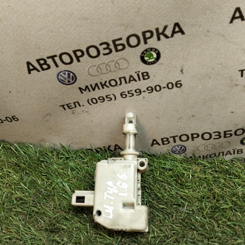 Актуатор замка ляды 3B0959781B VAG