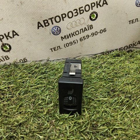 Кнопка вкл.обогрева сидения 3B0963563C VAG