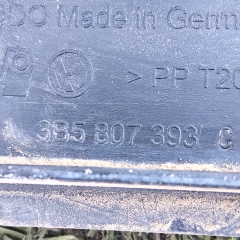 VAG 3B5807393C Кронштейн бампера заднего левый в наличии Павлоград