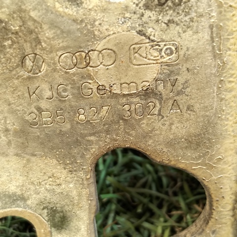 3B5827302A Петля крышки багажника купить Николаев