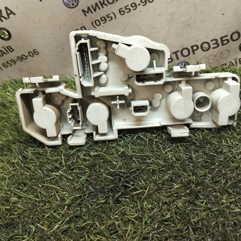 3B5945258B Плата заднего фонаря контактная купить Сумы