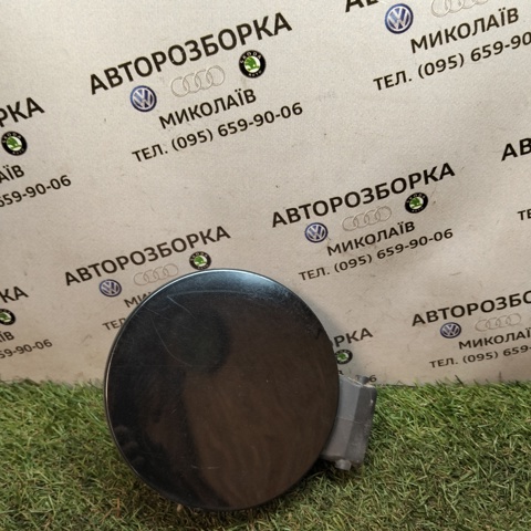 Лючок топливного бака 3B7809857A VAG