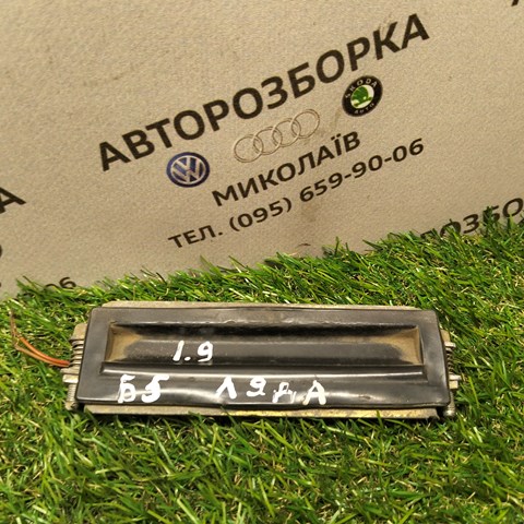 VAG 3B9827566C Кнопка привода замка крышки багажника (двери 3/5-й (ляды) в наличии Ирпень