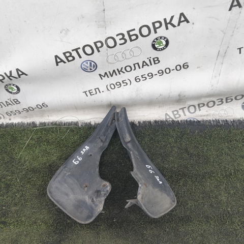 Комплект задних брызговиков 3C0075101A VAG