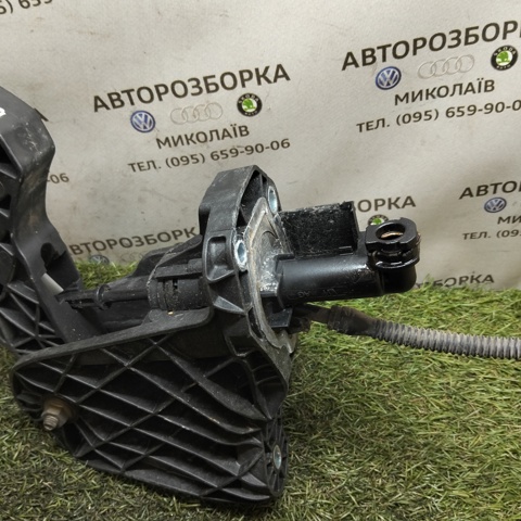 VAG 3C0721388B Цилиндр сцепления главный в наличии Винница