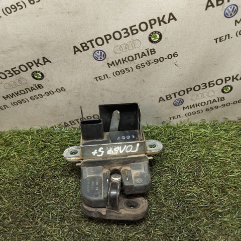 Замок задней двери 3C9827645A VAG
