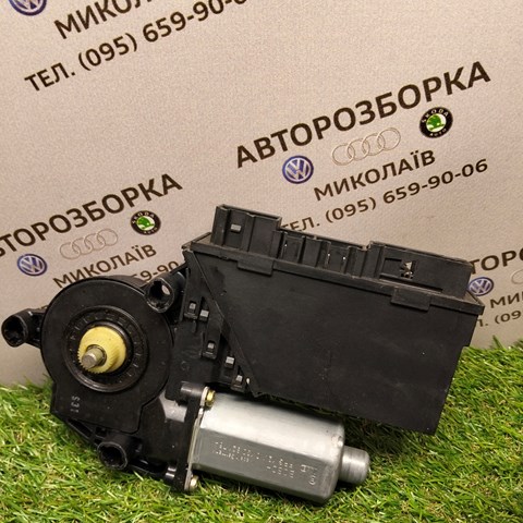 Мотор стеклоподъемника двери передней, левой 3D1959793 VAG