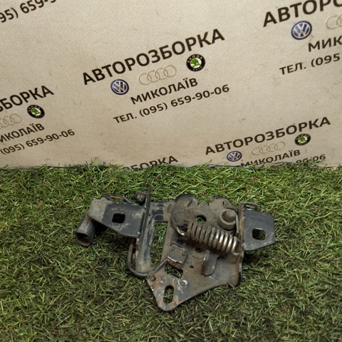 Запор капота (замок и привод замка капота) 3U0823509B VAG