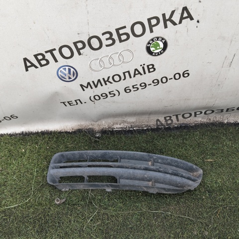 3U0853665 VAG Заглушка (решетка) противотуманных фар бампера переднего левая купить в Ровно