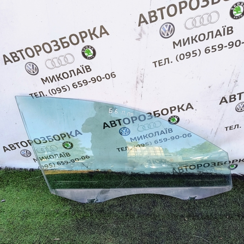 Стекло передней правой двери 43R00082 VAG