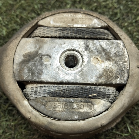 4B0399151M VAG Подушка трансмиссии (опора коробки передач) купить в Запорожье