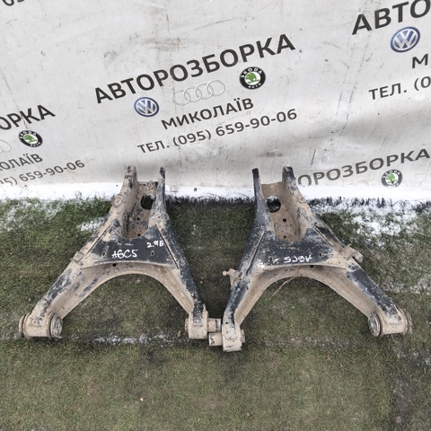 Рычаг задней подвески нижний, правый 4B0505312 VAG