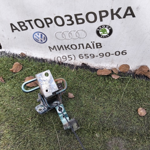 4B0831411B VAG Петля двери передней левой купить в Одесса