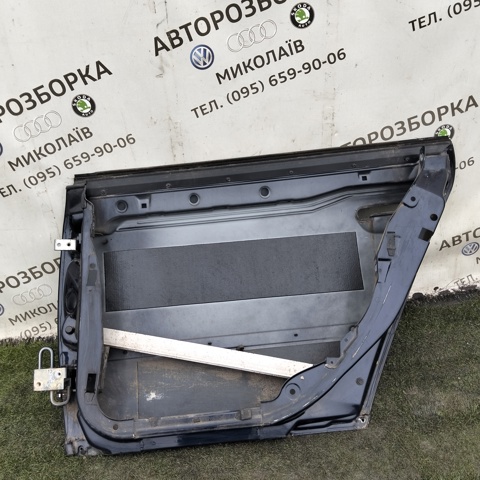 4B0833052 Дверь задняя правая купить Чернигов