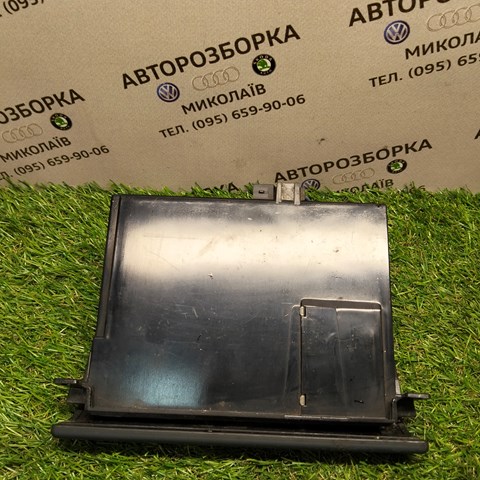 VAG 4B0857951F Пепельница приборной панели "торпедо" в наличии Ровно