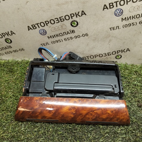 4B0857951F VAG Пепельница приборной панели "торпедо" купить в Каменское