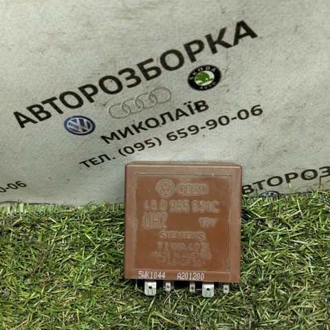 4B0955531C Реле дворников купить Ирпень