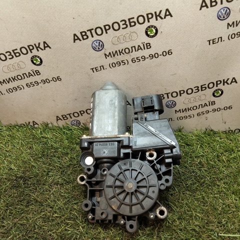 Моторчик стеклоподъемника двери задней, левой 4B0959801B VAG