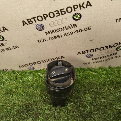 Переключатель света фар на "торпедо" 4B1941531E VAG