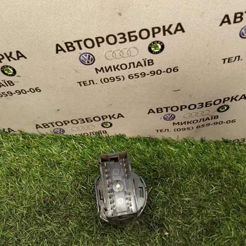 4B1941531E Переключатель света фар на "торпедо" купить Сумы