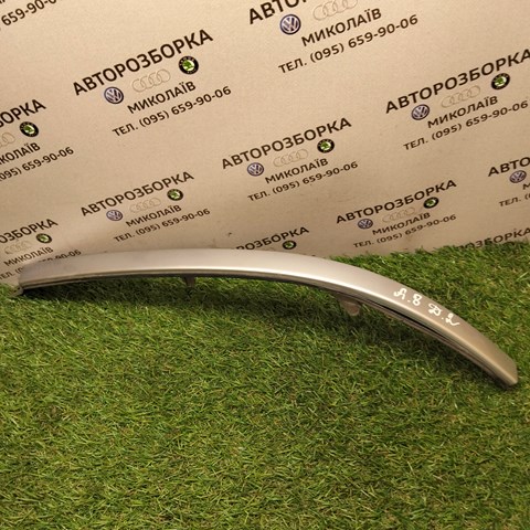 Ресничка (накладка) левой фары 4D0853207L VAG