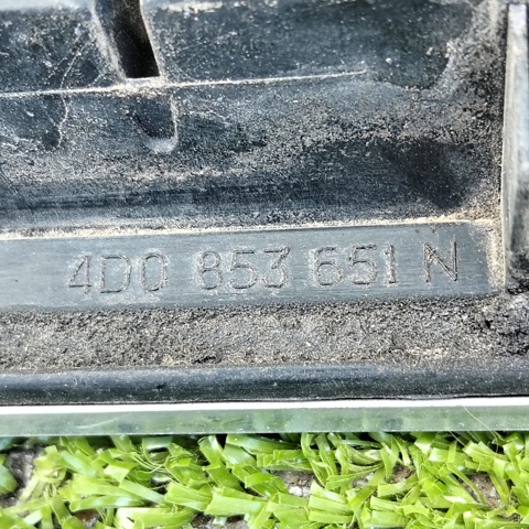 VAG 4D0853651N Решетка радиатора в наличии Черкассы