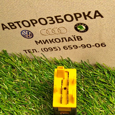 4D0941563 Кнопка включения противотуманных фар купить Ужгород