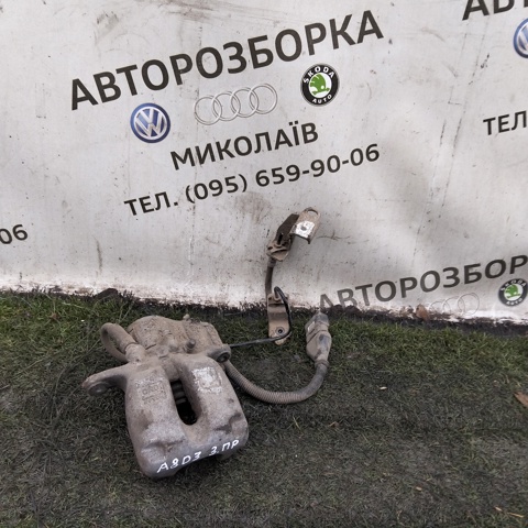 Суппорт тормозной задний правый Ауди А8 D3