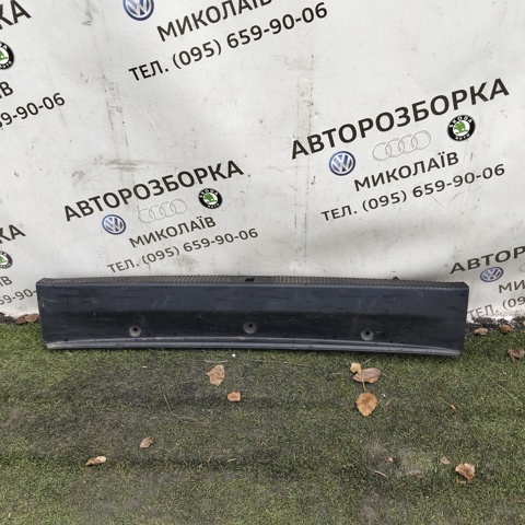 Облицовка задней панели багажника 4E0863471B VAG