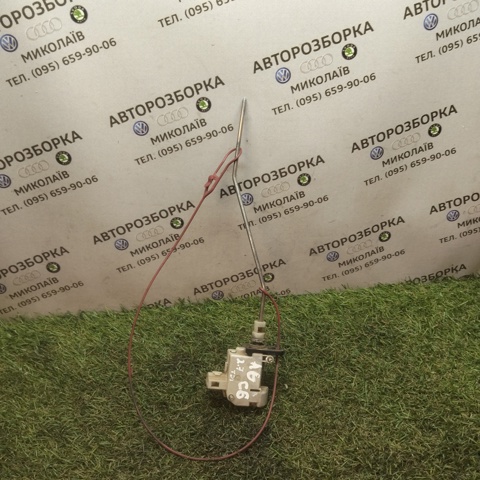 Мотор-привод открытия лючка бака 4F0862153 VAG