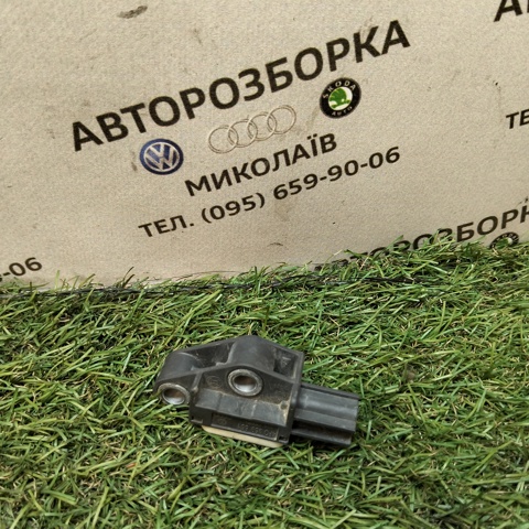 Датчик AIRBAG передний 4F0959651 VAG