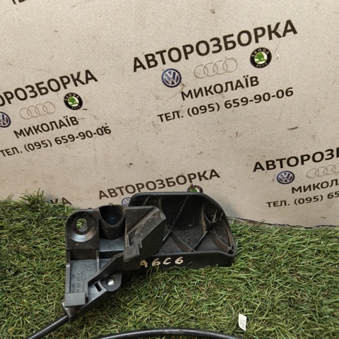 4F1823533C VAG Ручка открывания капота купить в Николаев