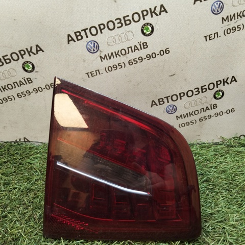Задняя левая внутренняя фара 4F5945093E VAG