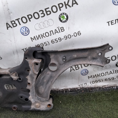 VAG 5C0407151B Рычаг передней подвески нижний левый в наличии Кривой Рог