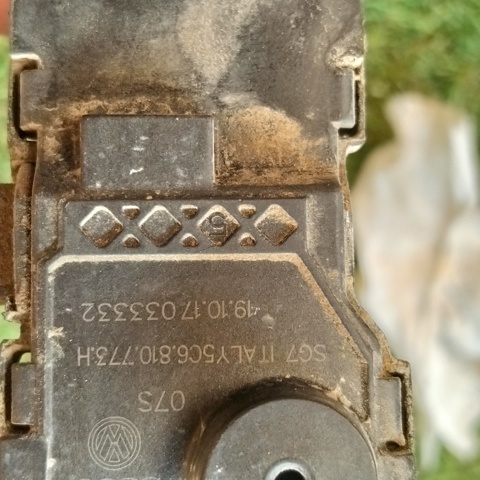 5C6810773H Замок открывания лючка бензобака купить Черкассы