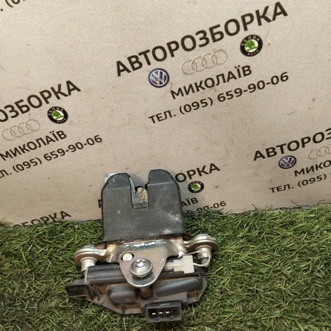 5J0827501C VAG Замок багажника купить в Запорожье