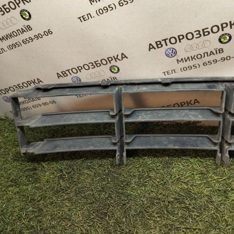 5J0853677A VAG Решетка бампера переднего центральная купить в Днепр