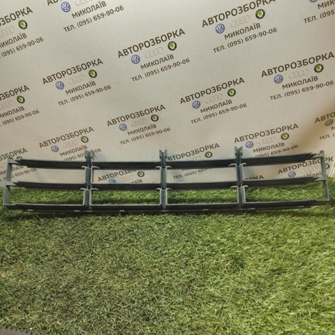 5J0853677A Решетка бампера купить Чернигов