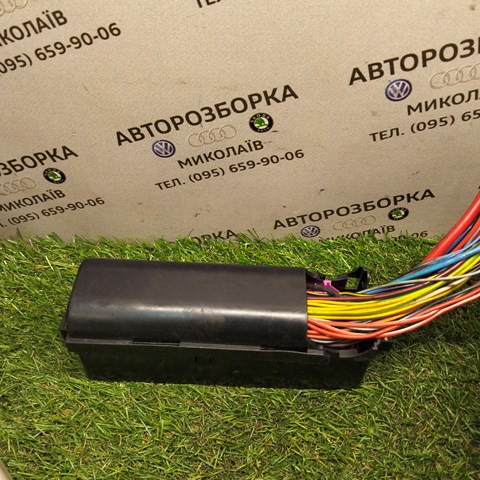 5J0937615A Блок предохранителей купить Винница