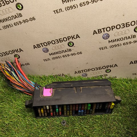 5J0937615A Блок предохранителей купить Хмельницкий