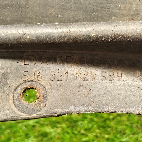 5J68218219B9 VAG Брызговик задний левый купить в Чернигов