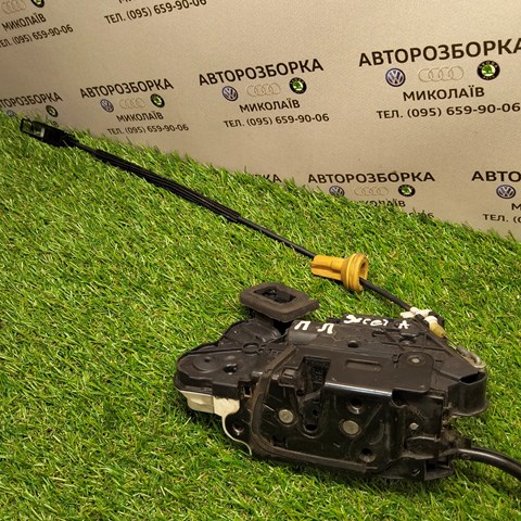 Замок двери водителя Volkswagen Golf VI