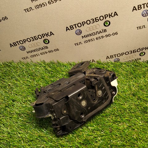 Замок двери задней правой Volkswagen Golf SPORTSVAN  7