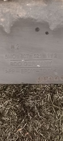 VAG 5M0807521 в наличии Ровно