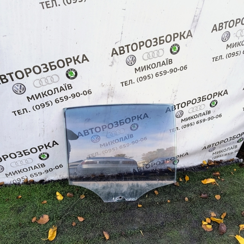 Стекло задней двери, правой 5M0845026 VAG