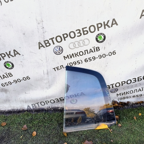 Задняя форточка левая 5M0845215 VAG
